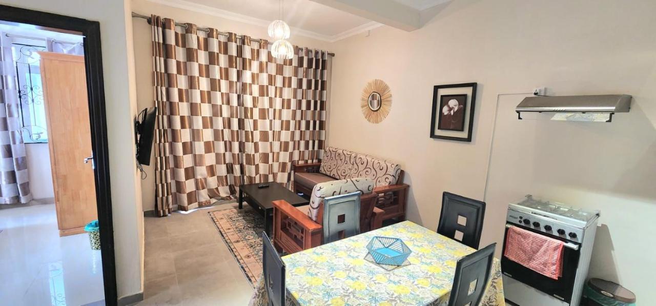 Number 5, Pebble Bay Appartments Grand Baie Bagian luar foto